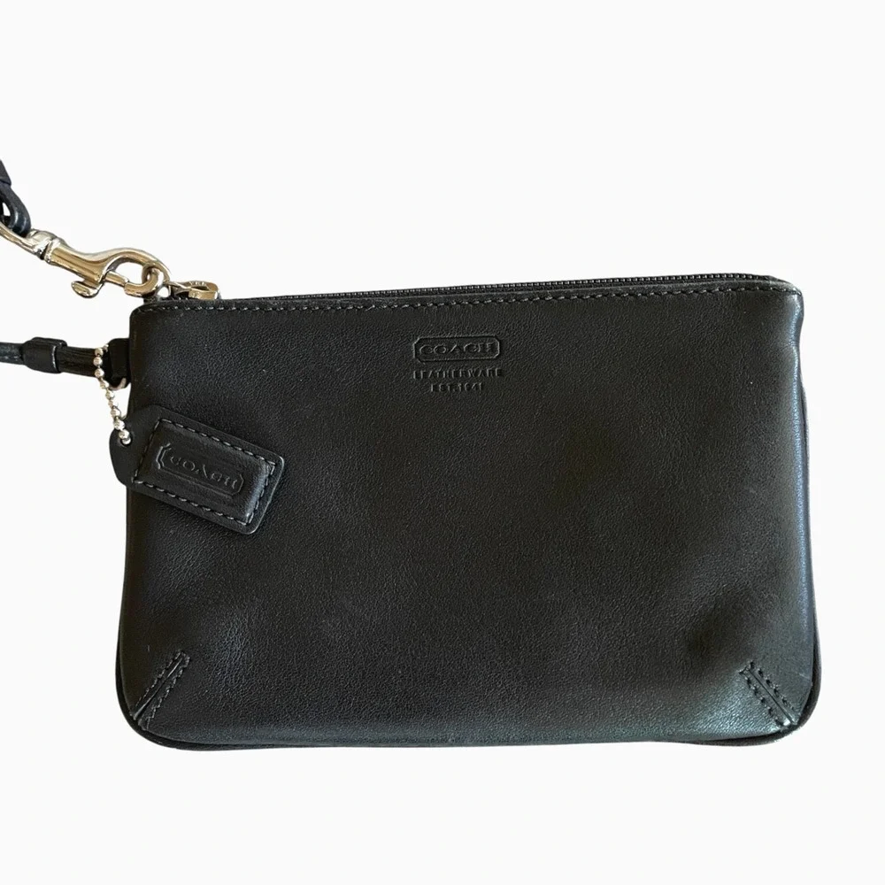 COACH Leatherware Small Smooth Black Leather Y2K Top Zip Wristlet Hang Tag